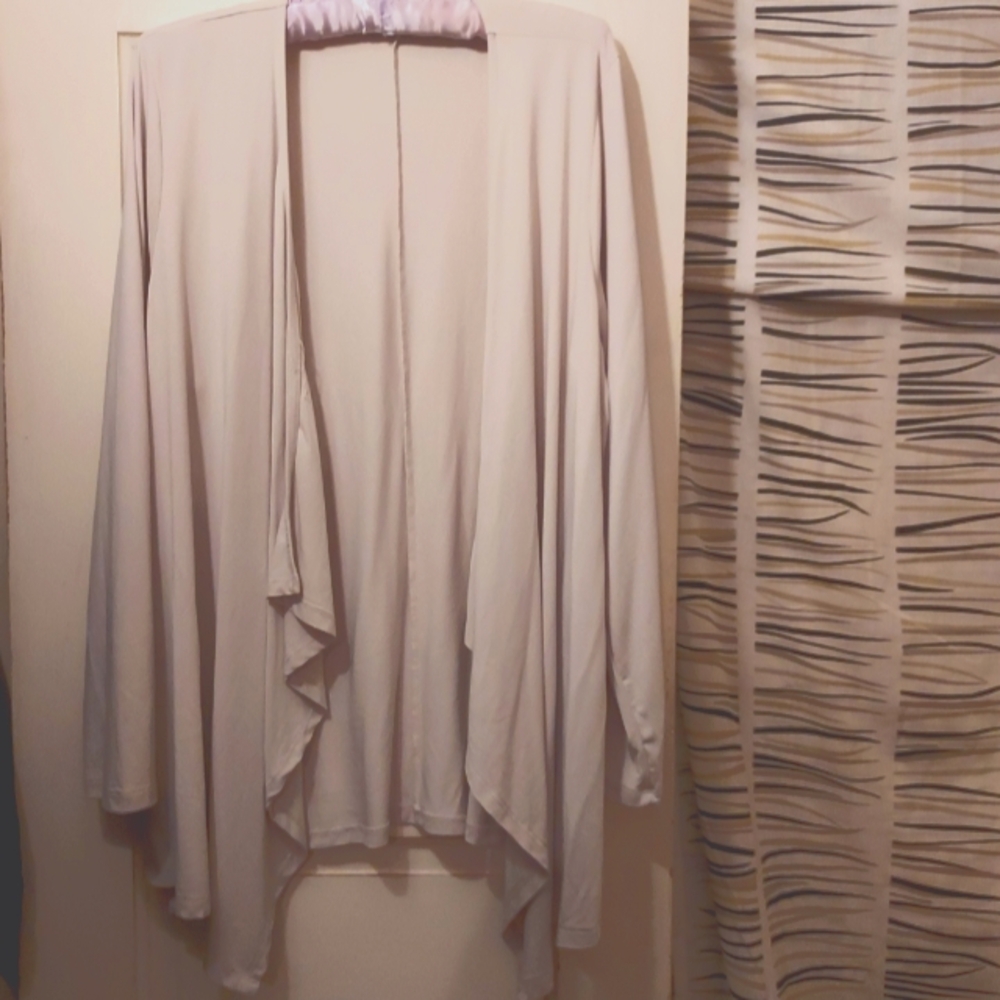 Torrid Creamy Taupe Gray/ Supersoft Drape Front Cardigan, Size 1